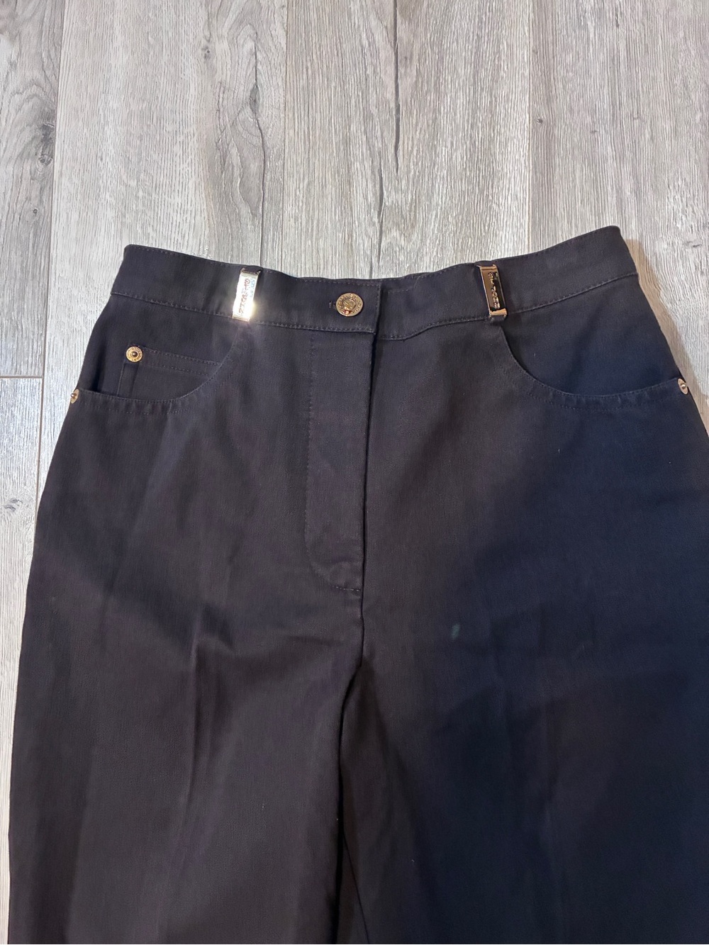 St. John Sport Black Straight Leg Pants Size 2 Gold Hardware Stretch - Picture 4 of 10